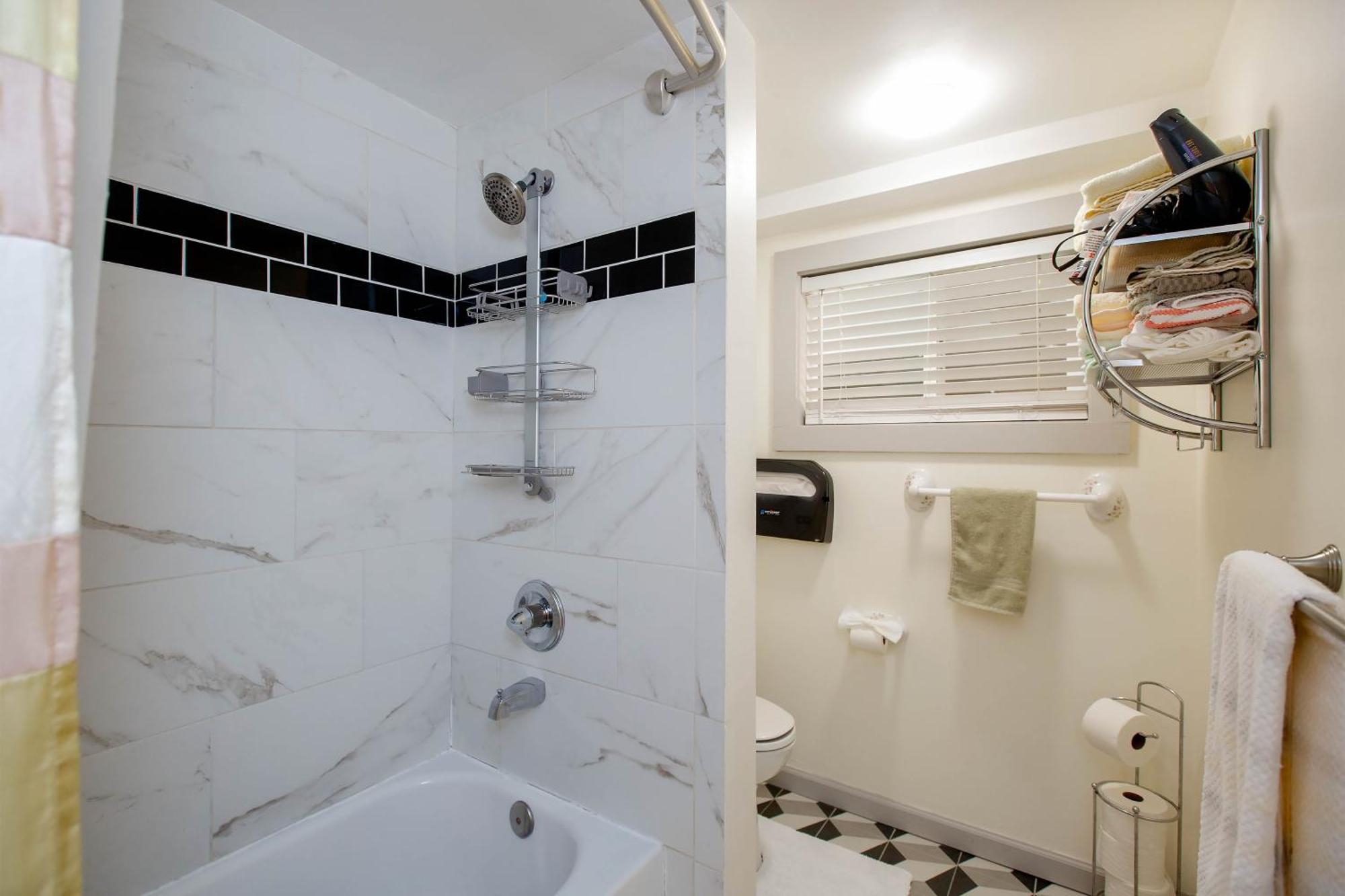 Alameda 2 Bedroom 2 Ba Apt, Ac, 3 Blocks To Beach & Shopping Center & Free Parking エクステリア 写真